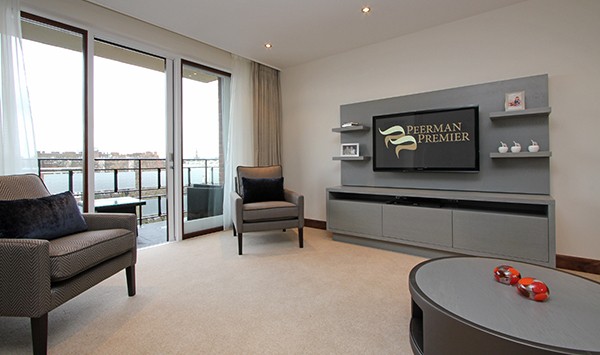 07KnightsbridgeBldgReception